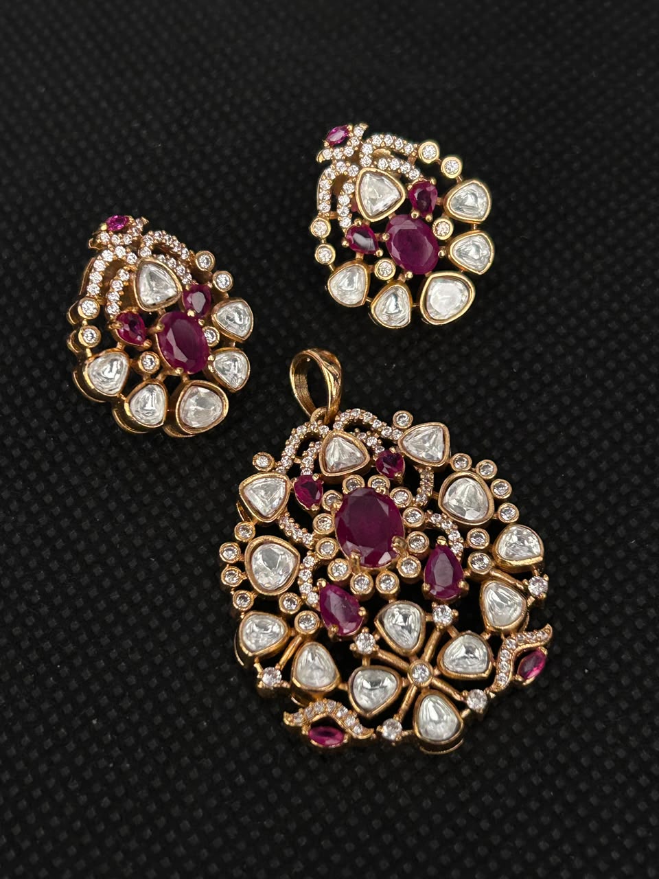 Royal Kundan Pendant Set