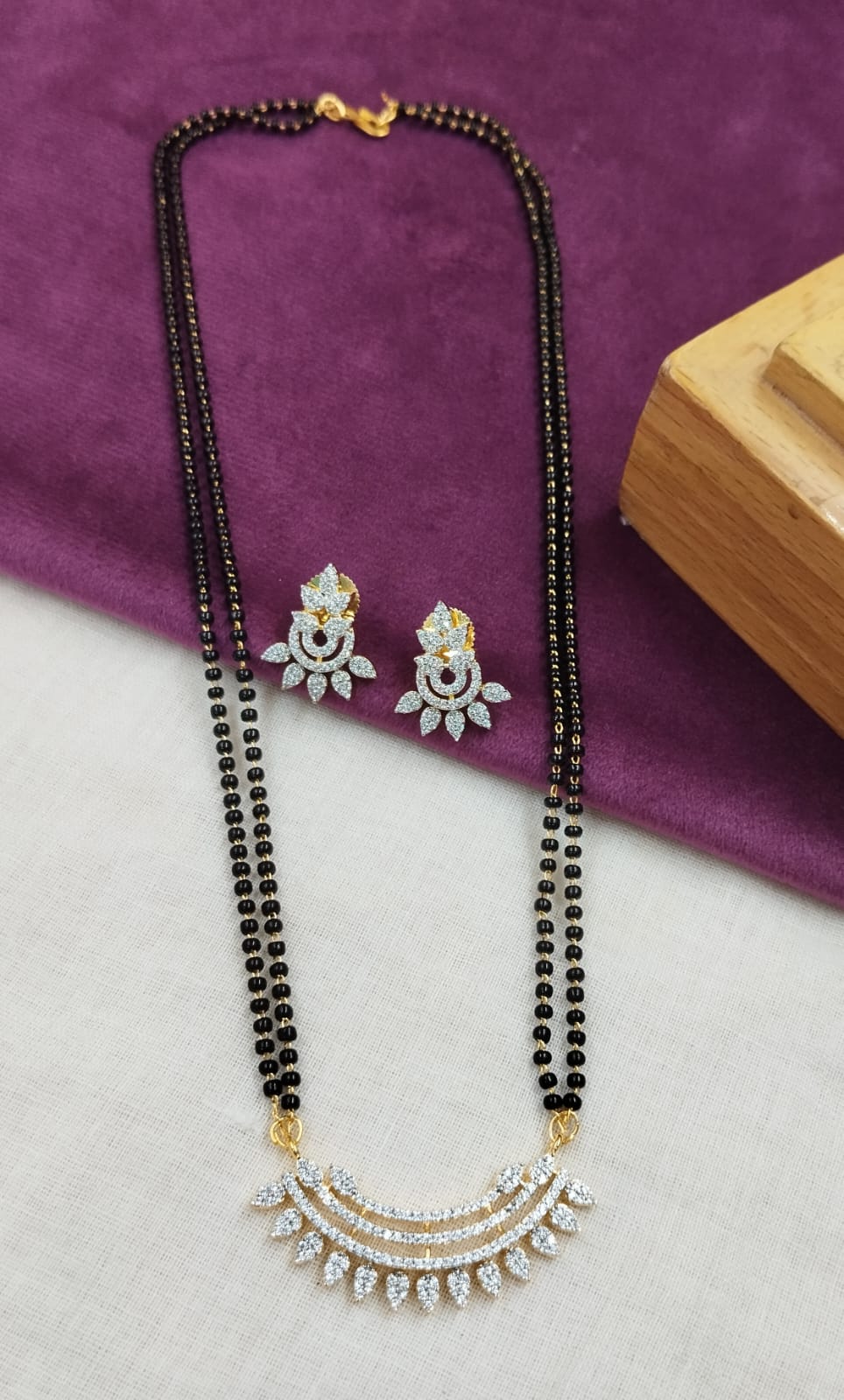 Avira Leaf Arc Diamond-Look Mangalsutra Set – 18 Inch