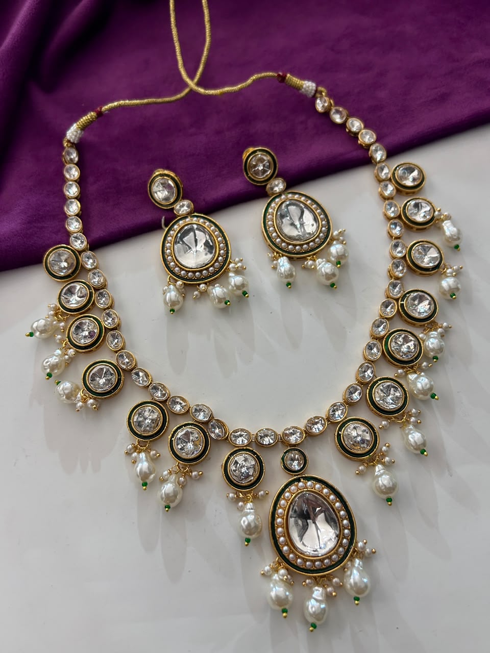 Aaradhya Classic Kundan Pearl Necklace Set