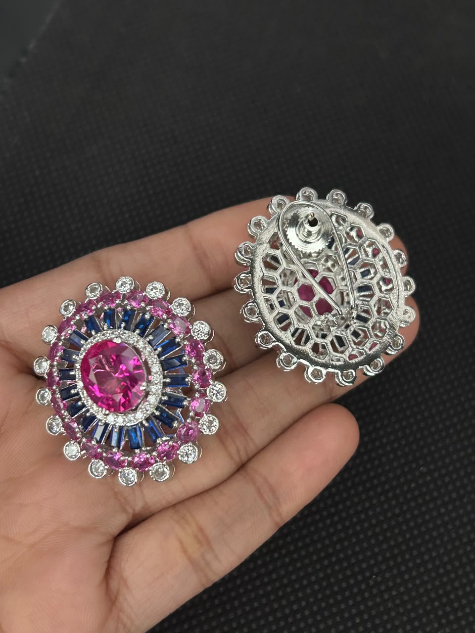 4 CM Oval Statement Stud Earrings