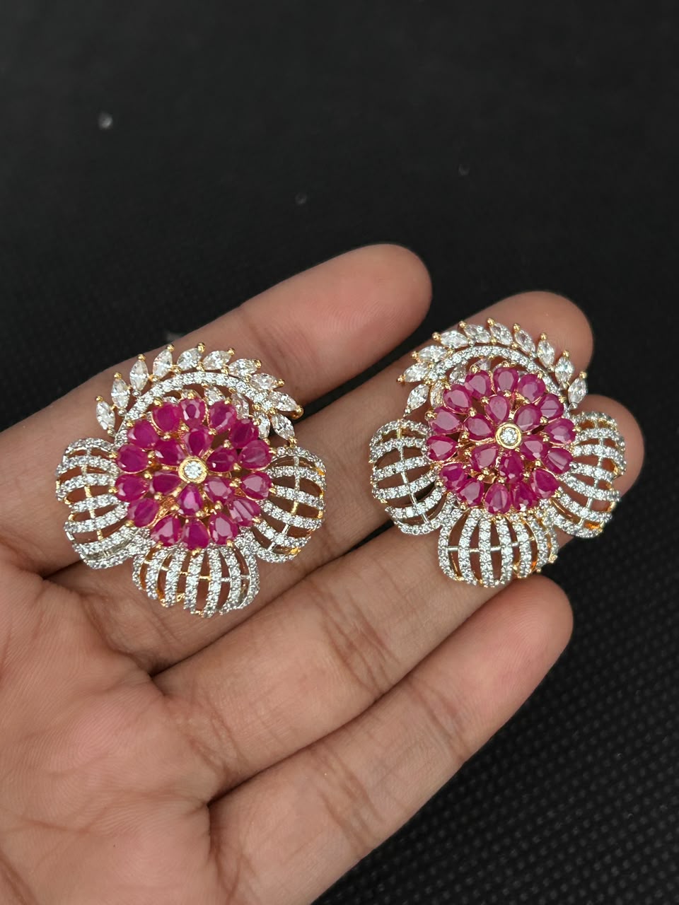 3 CM Floral Statement Stud Earrings