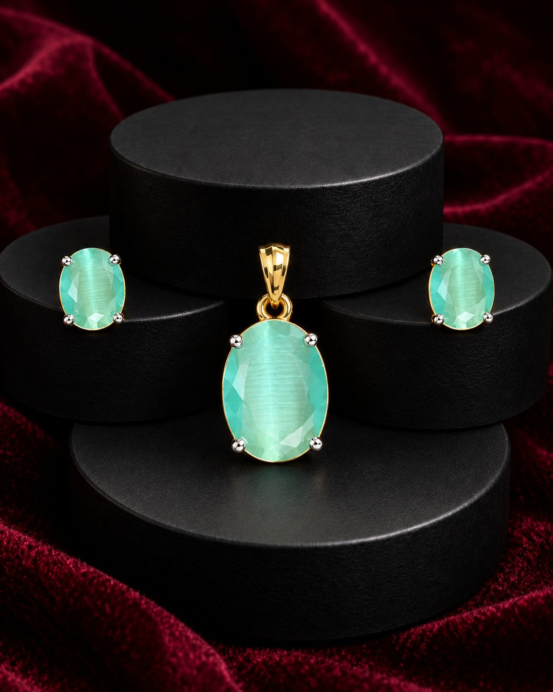 Ovelia Luxe Oval Solitaire Pendant Set