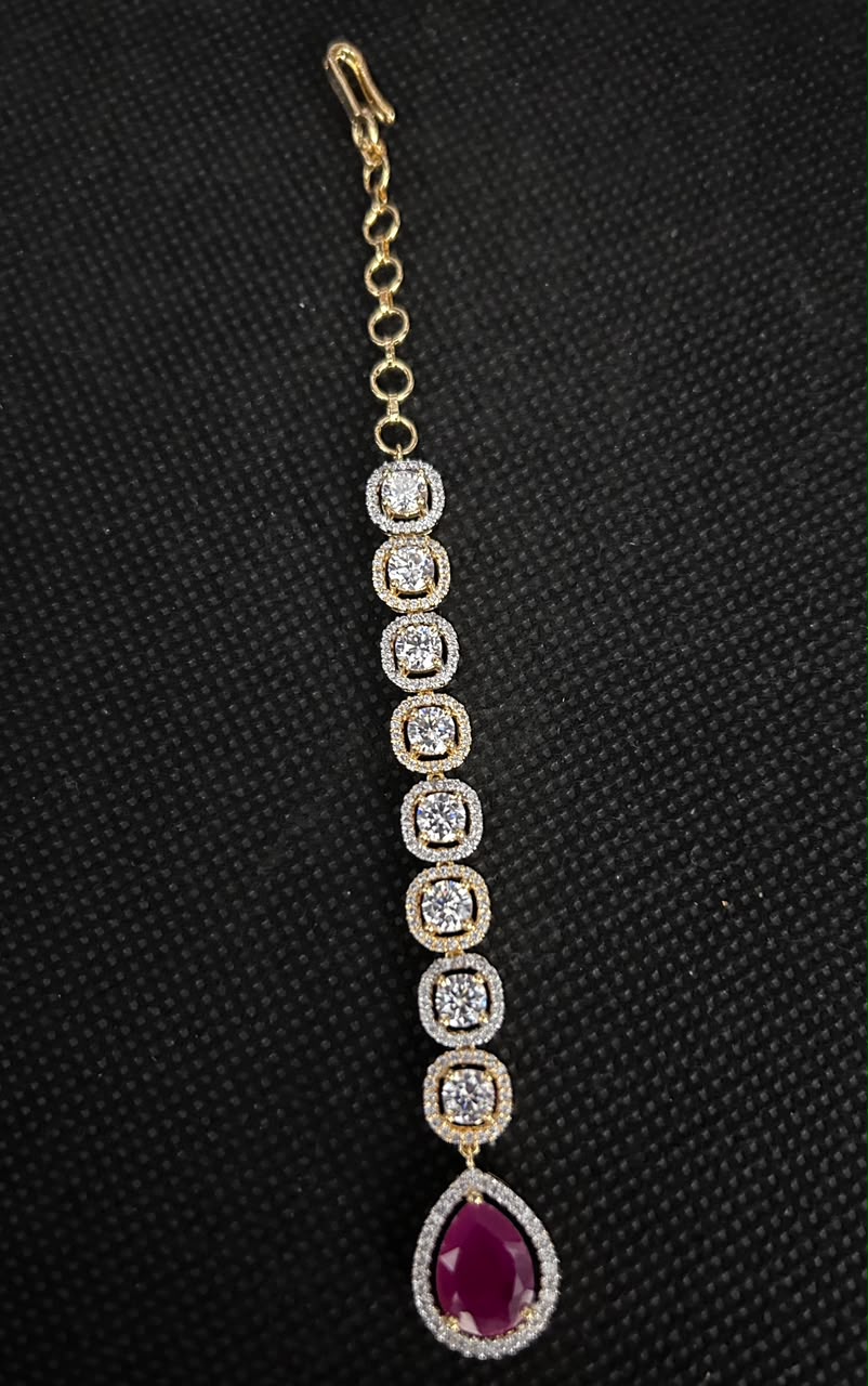 Luxe Halo Teardrop Maang Tikka
