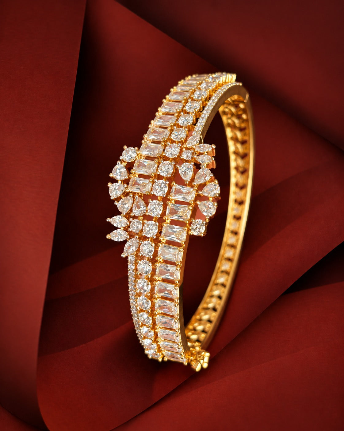 Elara Oval Openable Diamond-Look Bracelet – Fits 2.4 & 2.6