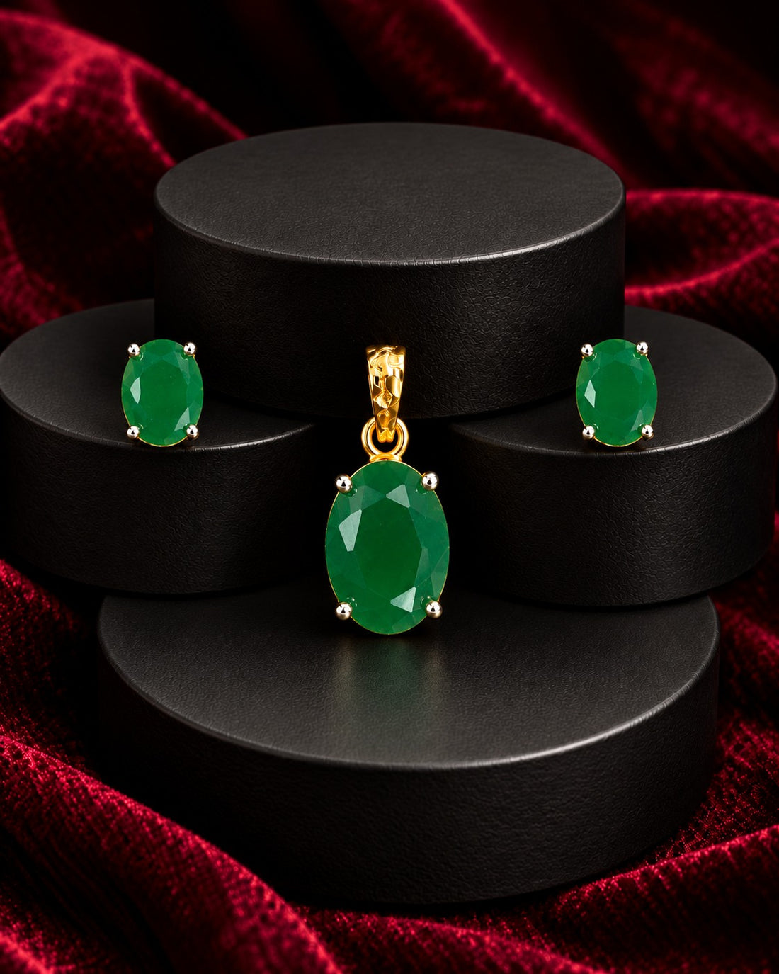 Ovelia Luxe Oval Solitaire Pendant Set