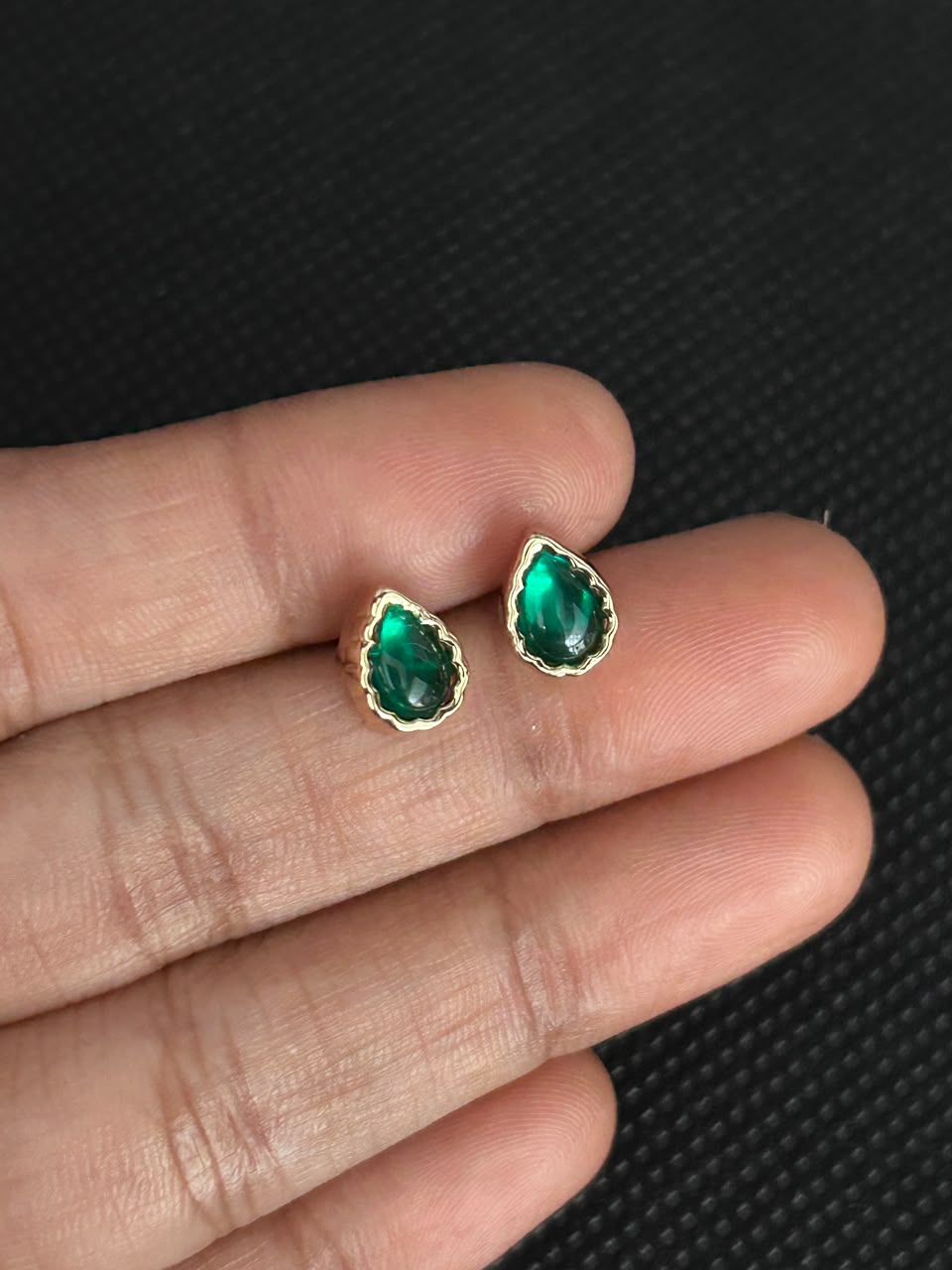 Aarvika Emerald Drop Mangalsutra Set