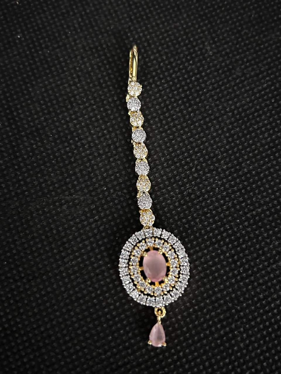 Regal Oval Halo Maang Tikka