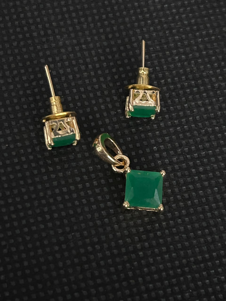 Virelle Square Solitaire Pendant Set