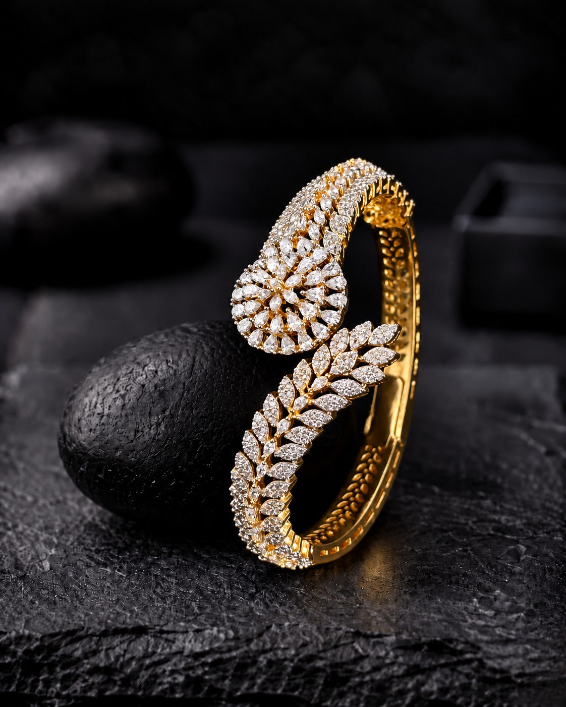 Aurevia Oval Openable Leaf Diamond-Look Bracelet – Fits 2.4 & 2.6