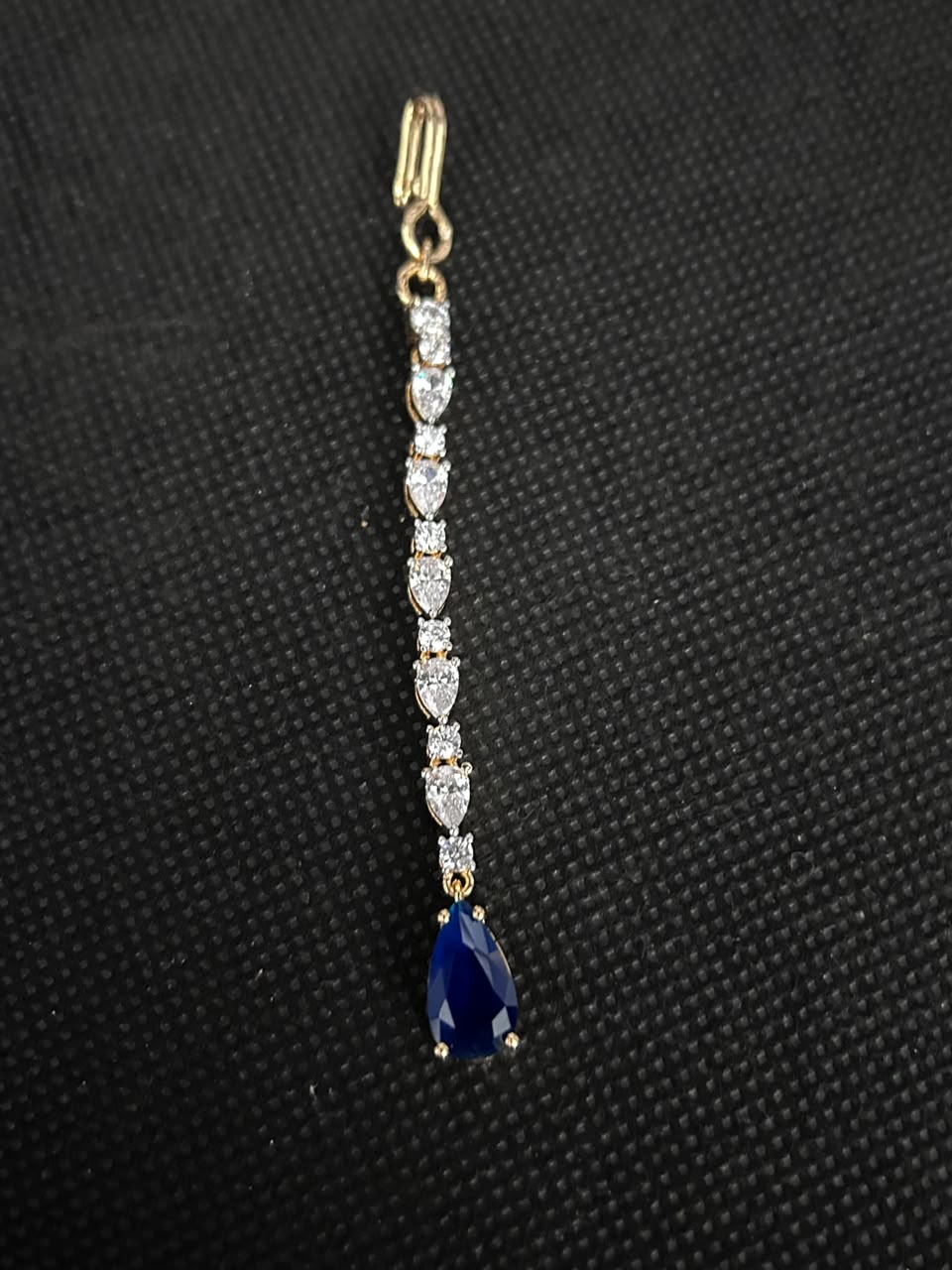 Elegant Leaf Drop Maang Tikka