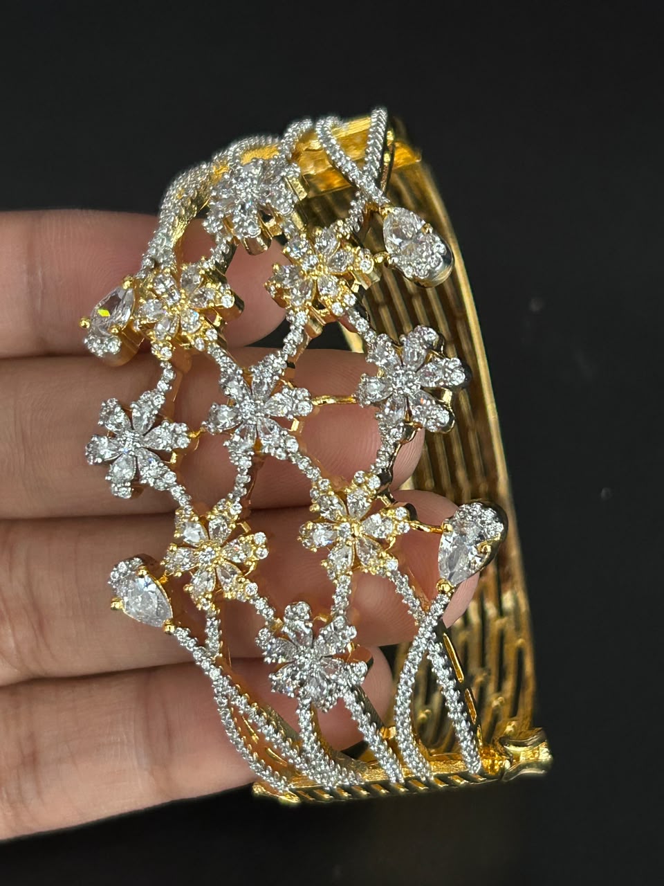 Floria Oval Openable Floral Diamond-Look Bracelet – Fits 2.4 & 2.6
