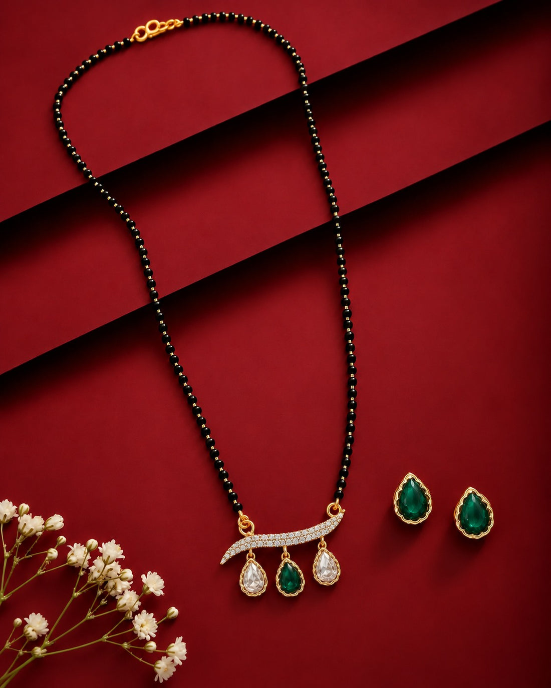 Aarvika Emerald Drop Mangalsutra Set