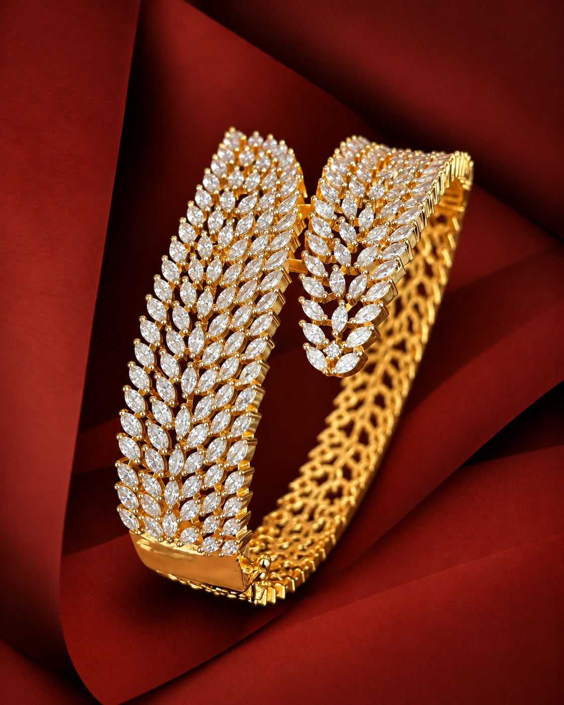 Valeria Oval Openable Leaf Diamond-Look Bracelet – Gold & Silver | Fits 2.4 & 2.6