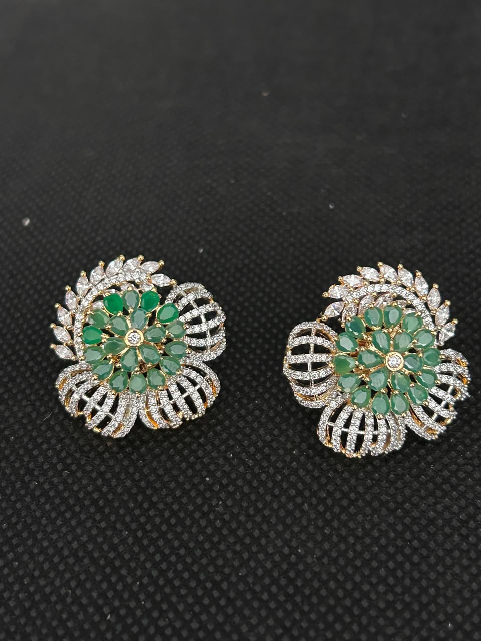 3 CM Floral Statement Stud Earrings