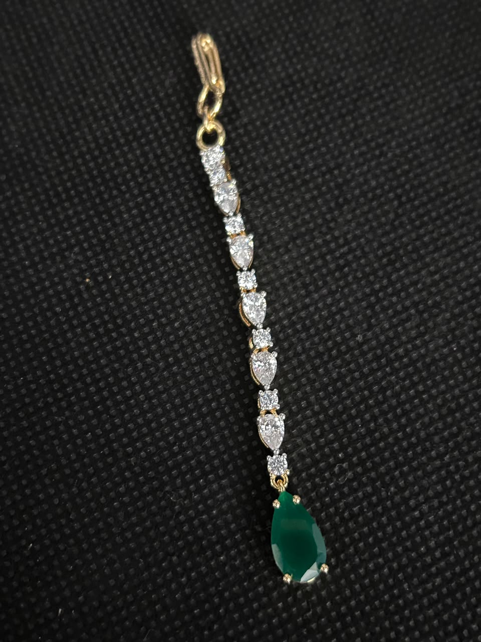 Elegant Leaf Drop Maang Tikka