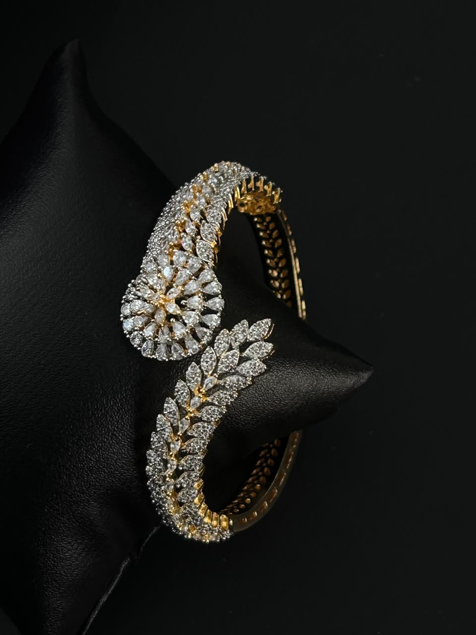 Aurevia Oval Openable Leaf Diamond-Look Bracelet – Fits 2.4 & 2.6