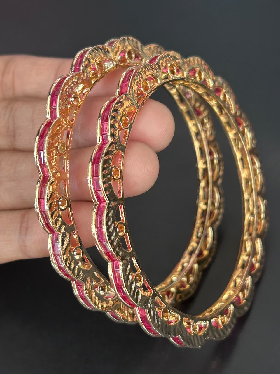 Howrah Ruby Wave Crystal Bangles