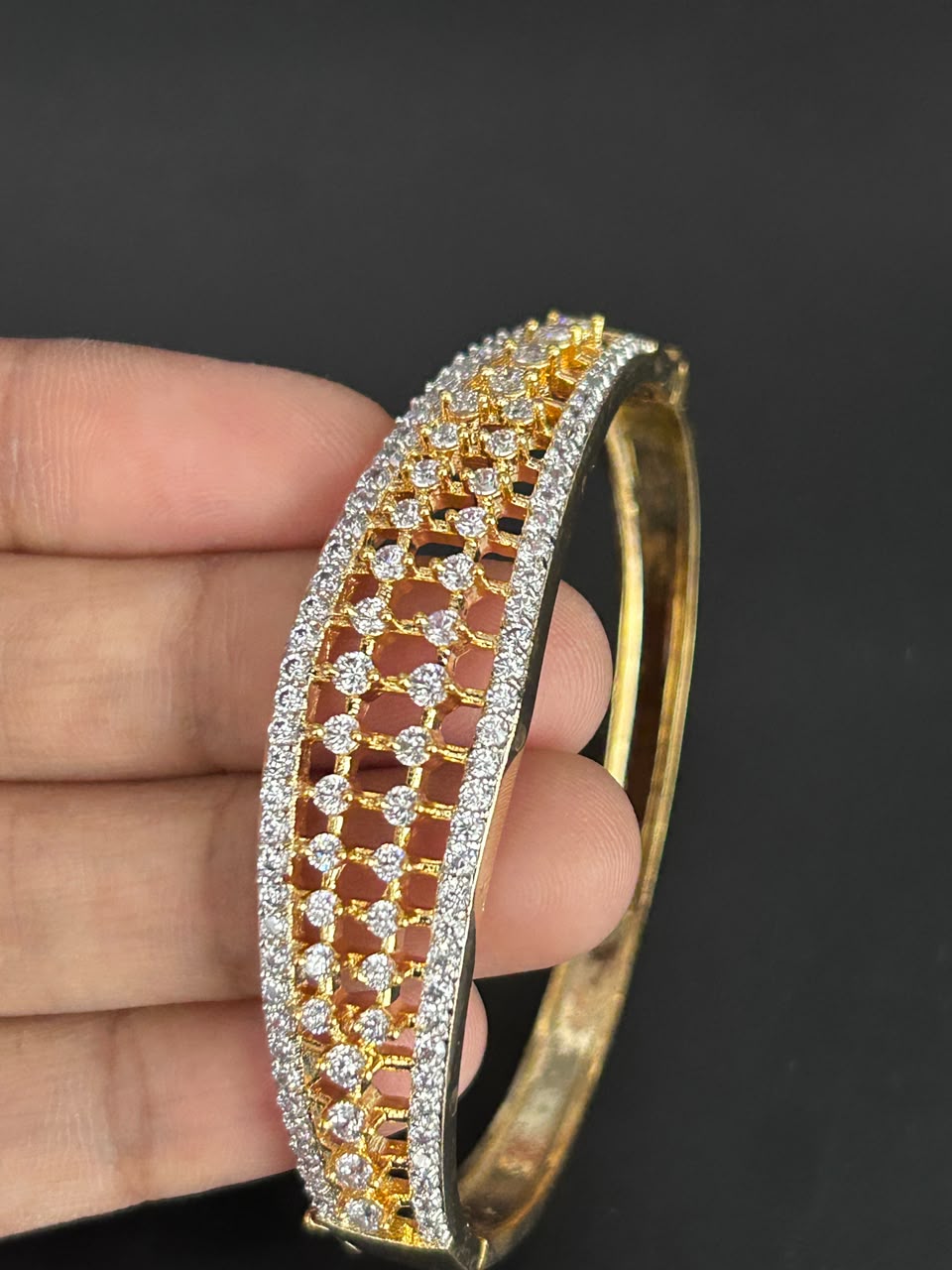 Aurelia Oval Openable Diamond-Look Bracelet – Gold & Silver | Fits 2.4 & 2.6