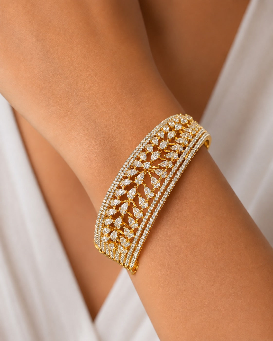 Celestia Oval Openable Floral Diamond-Look Bracelet – Fits 2.4 & 2.6