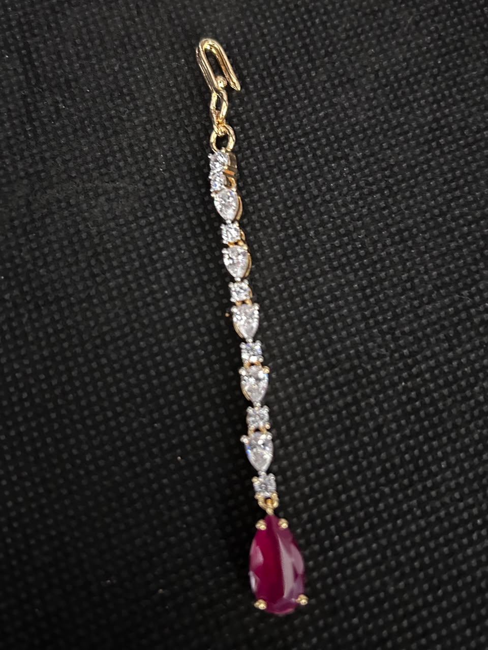 Elegant Leaf Drop Maang Tikka