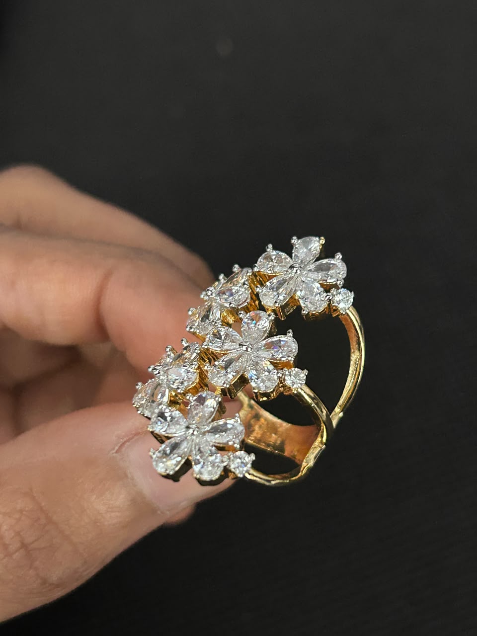 Flora Glint Adjustable Ring