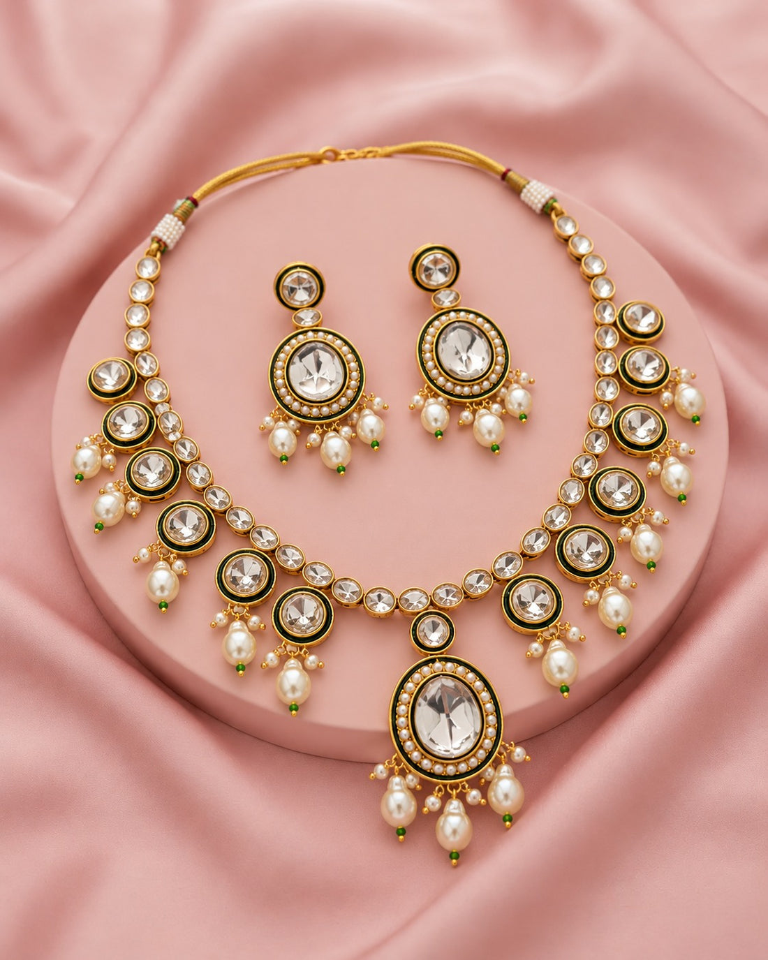 Aaradhya Classic Kundan Pearl Necklace Set