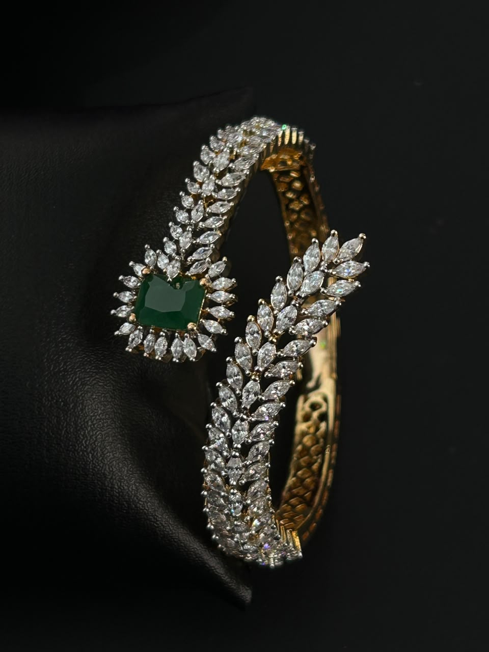 Aurelia Openable Leaf Bracelet – Green, White , Ruby & Blue | Fits 2.4 & 2.6