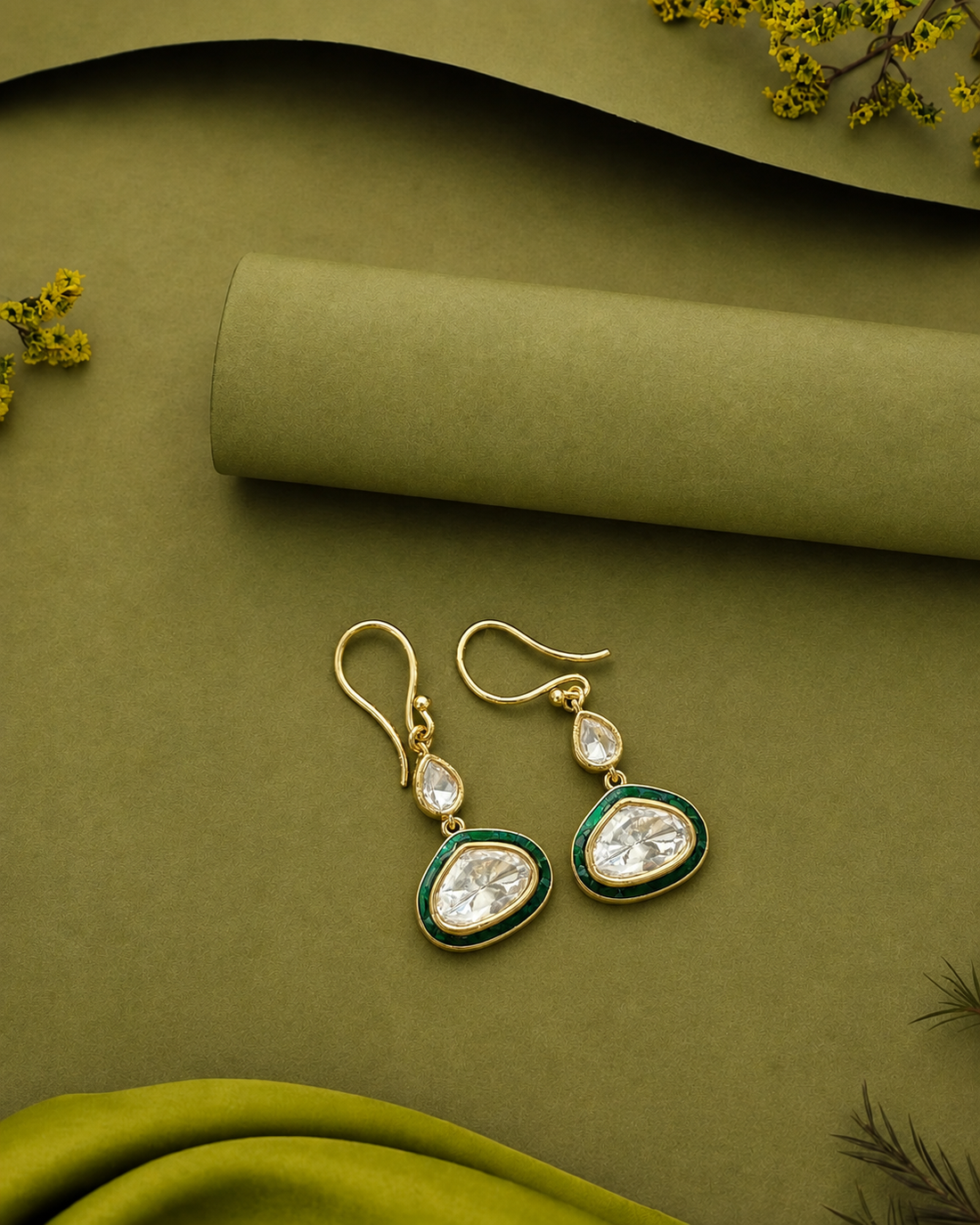Minimal Kundan Teardrop Earrings with Meenakari Border (Green, Blue, Red)