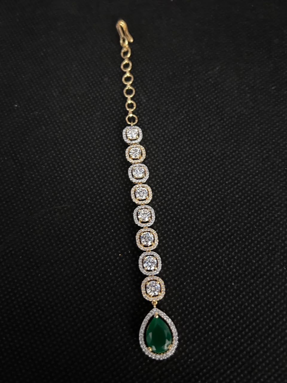 Luxe Halo Teardrop Maang Tikka