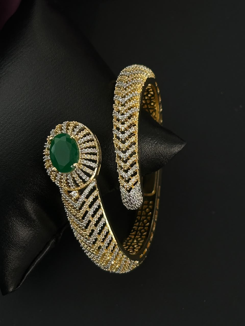 Evelora Oval Openable Stone Bracelet – Ruby & Green | Fits 2.4 & 2.6