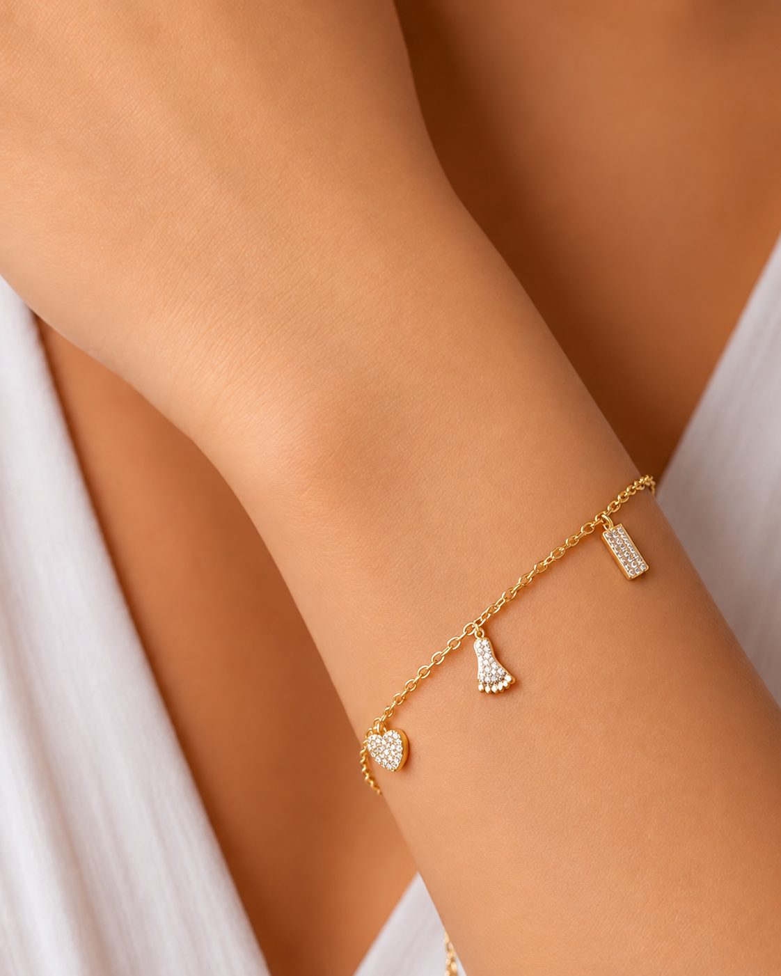 Elvaya Gold-Tone Minimal Charm Chain Bracelet