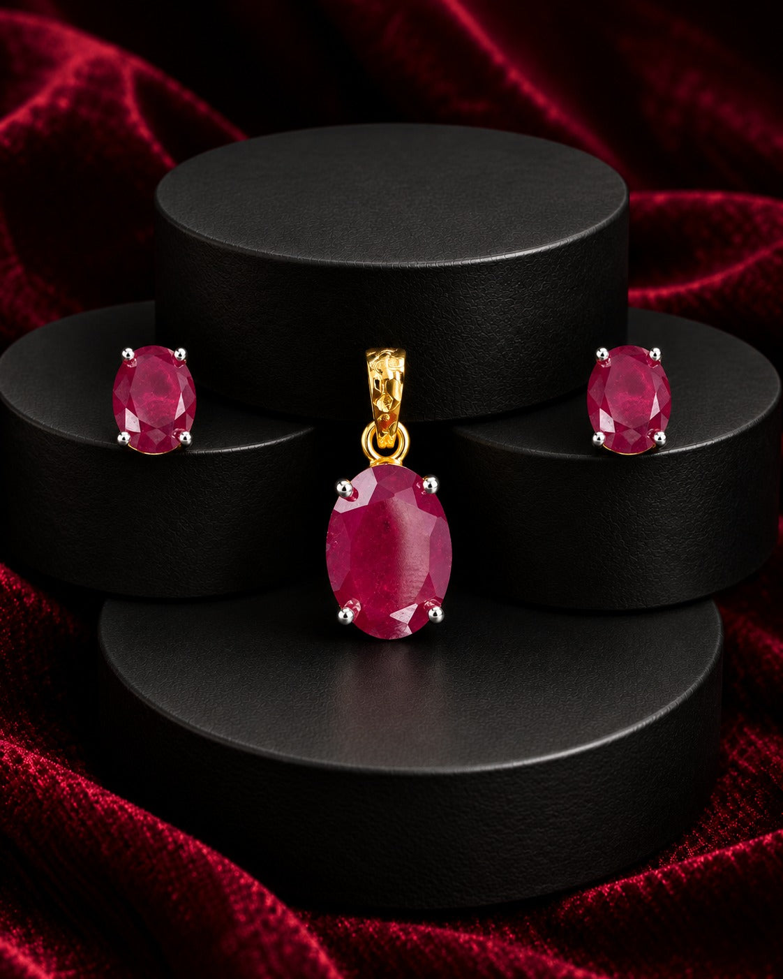 Ovelia Luxe Oval Solitaire Pendant Set