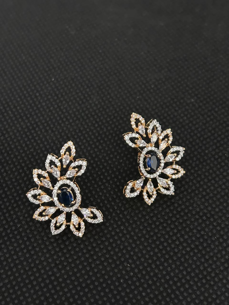 Solid Royal Leaf Cluster Stud Earrings