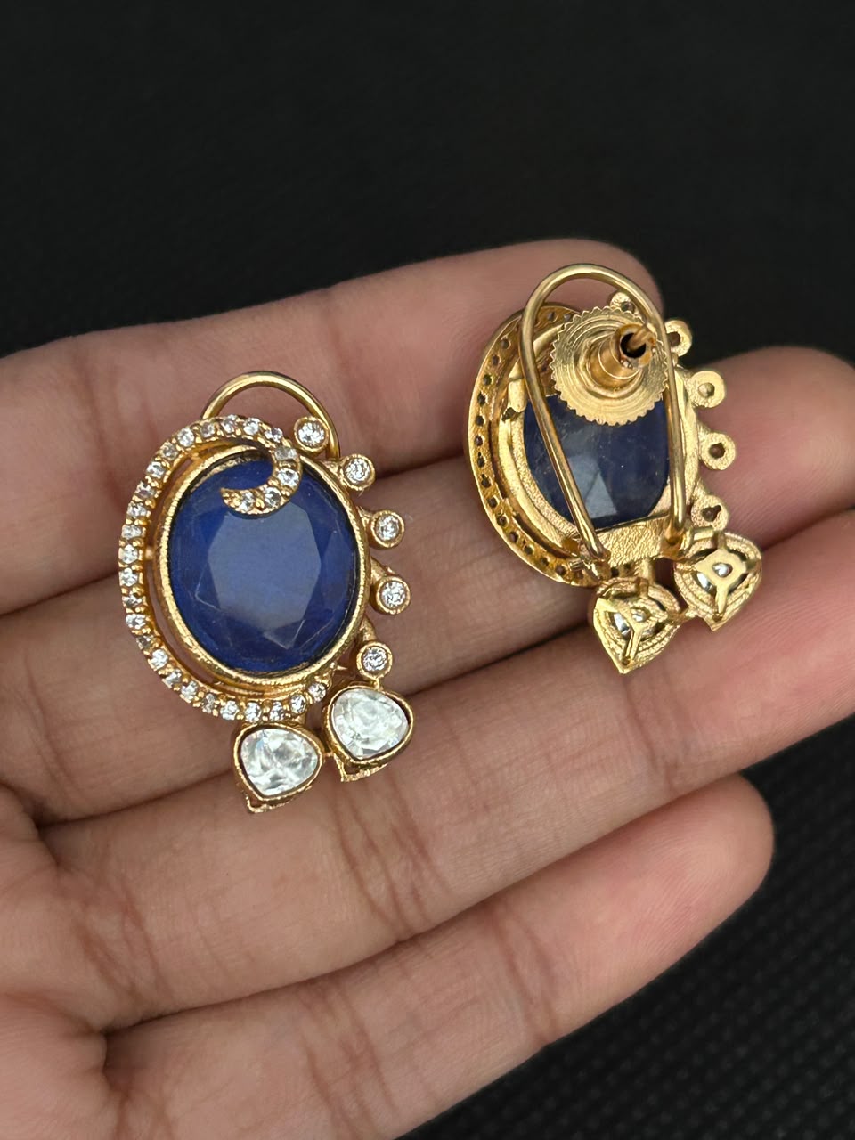 Royal Kundan Oval Pendant Set