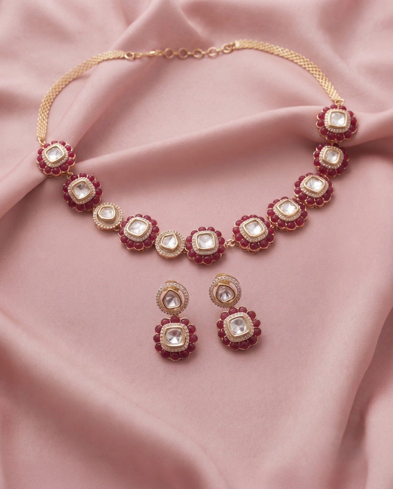 A luxurious ruby Kundan necklace set