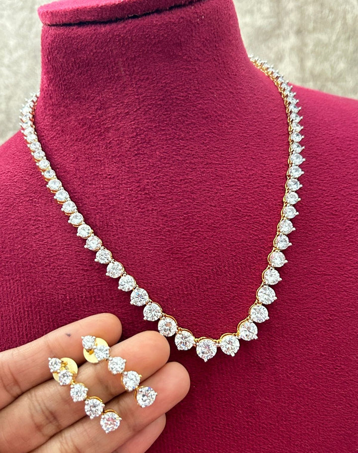 Diamond necklace and earrings 