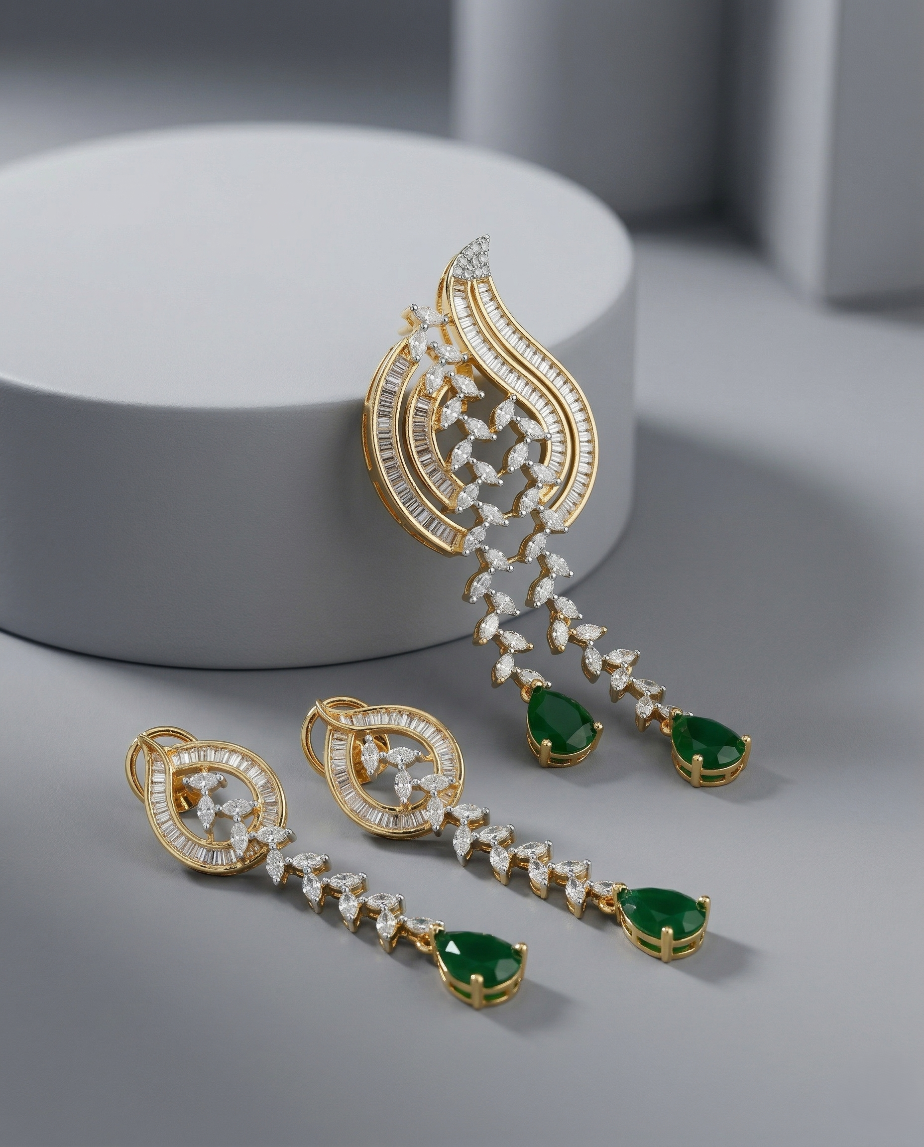 Premium Emerald Green Drop Pendant Set in Gold Tone