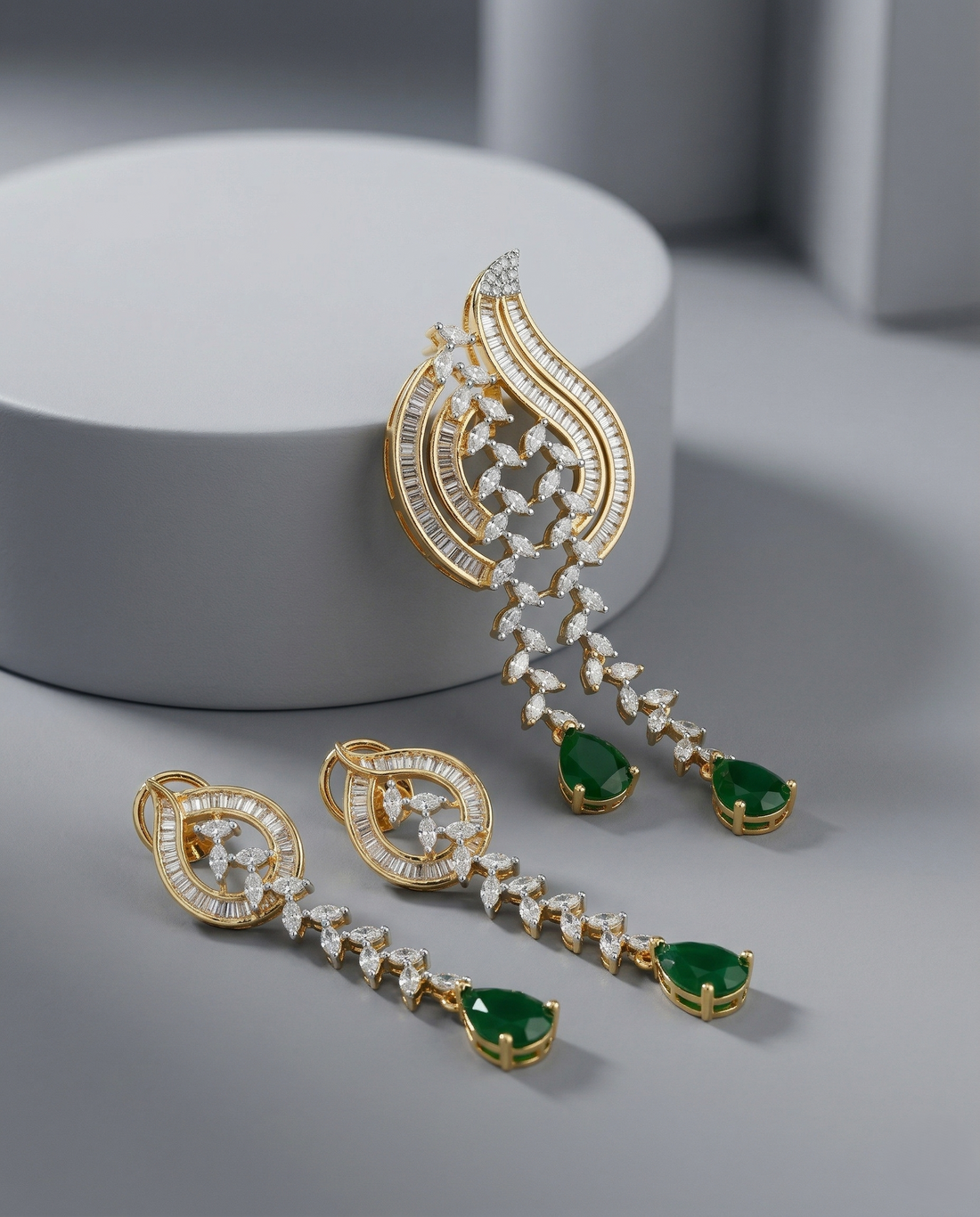 Premium Emerald Green Drop Pendant Set in Gold Tone