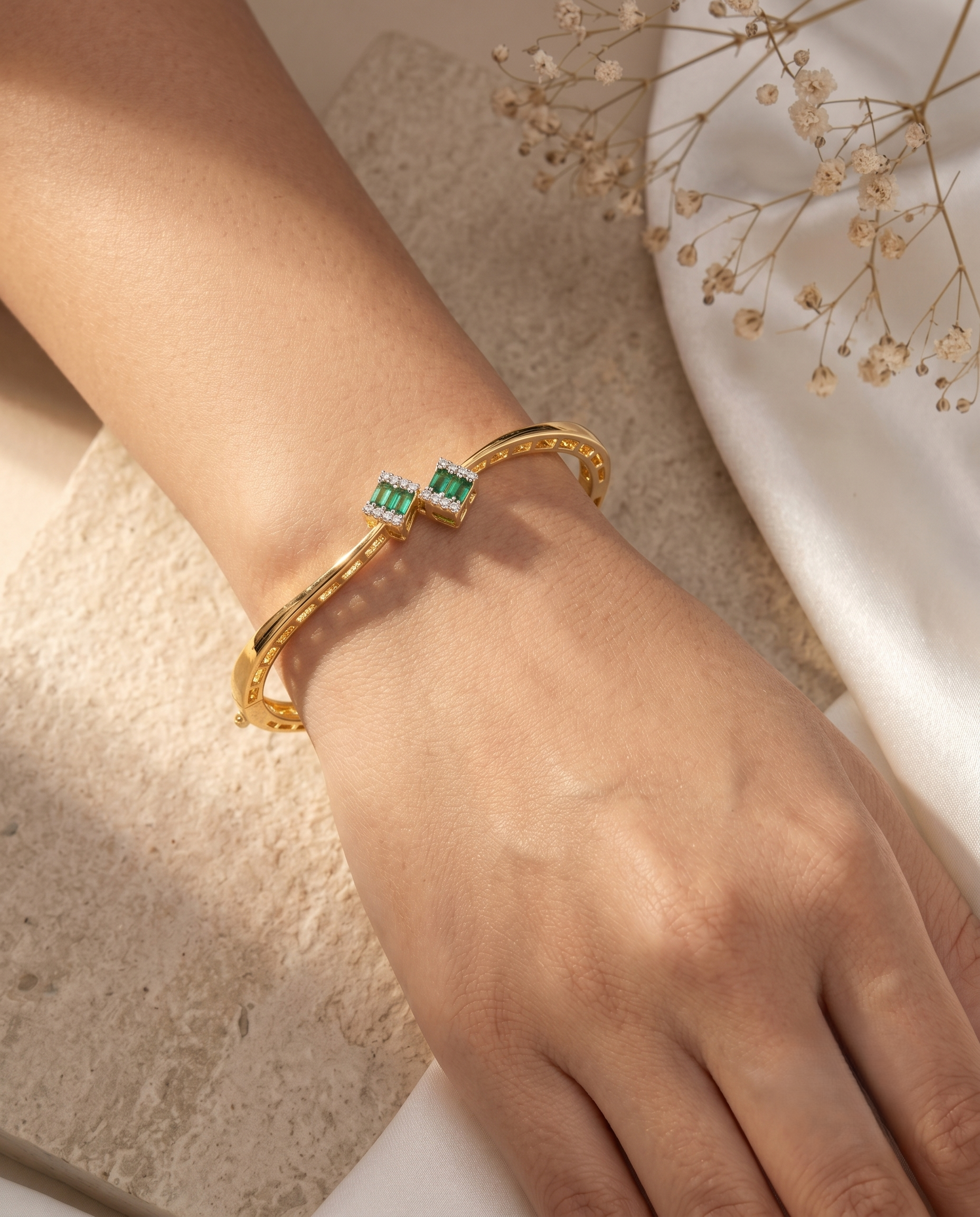 Vaidehi Royale Baguette AD Openable Bracelet