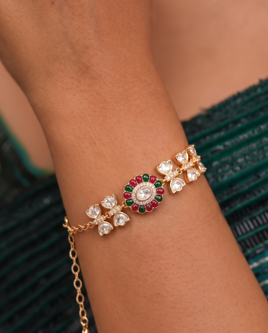 Luxury Royal Heart Floral Stone Hand Bracelet / openable  for Women
