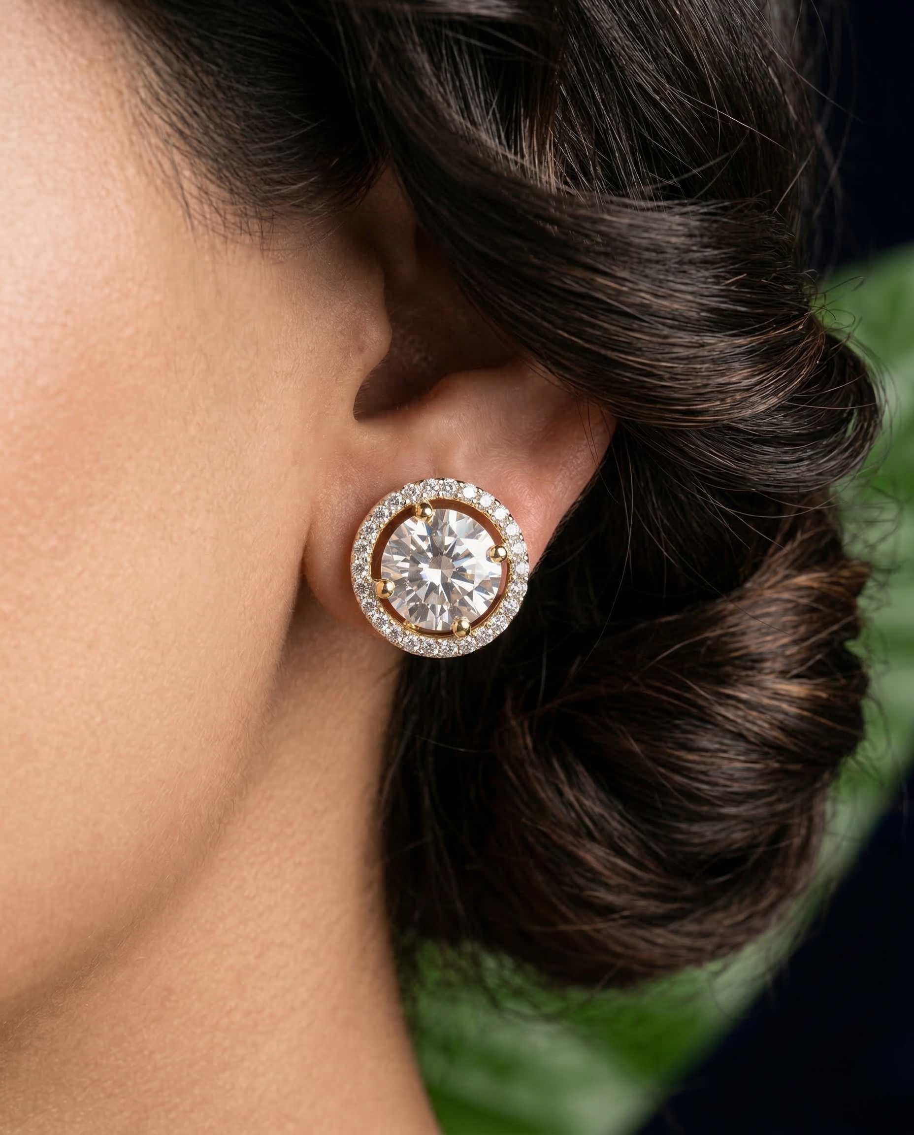 Screw Pench Classic Round Solitaire Stud Earrings Premium Gold Plated Two Tone Design for Women