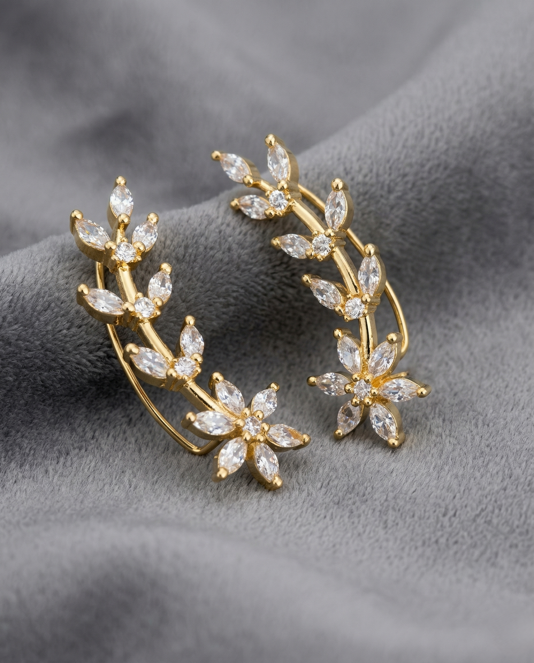 Premium Elira Dual Floral Ear Cuff – Gold Polish Diamond Curved Design