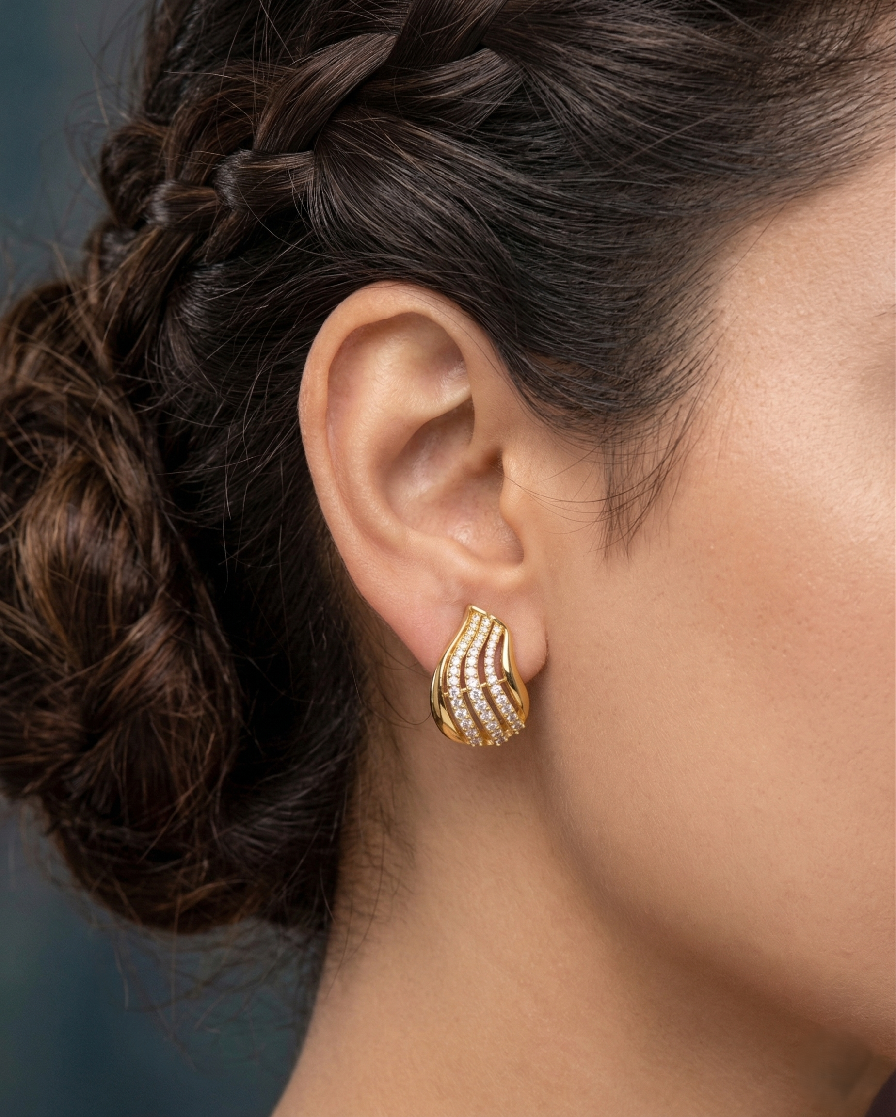 Premium Aurelia Wave Studs – Diamond Curve Earrings in Gold & Silver Finish