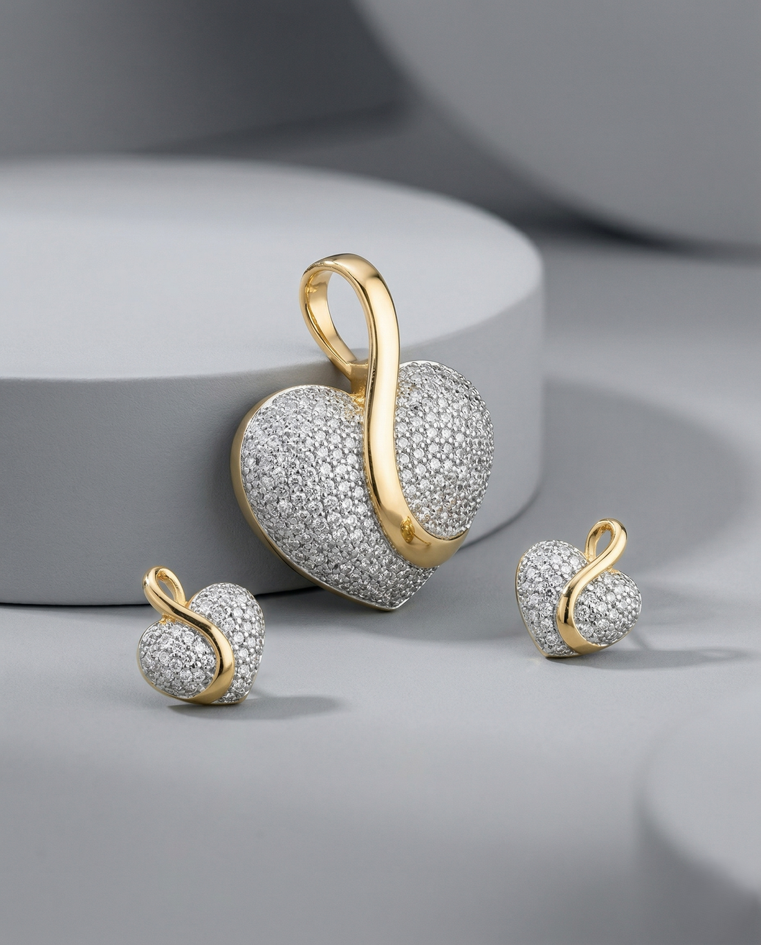 Premium Sparkle Heart Twist Pendant Set in Gold Plated Finish