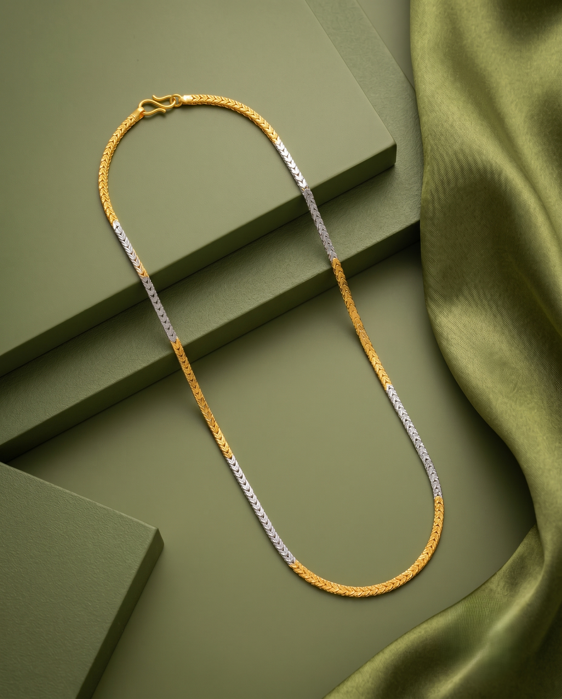 Dual Tone Daily Wear Chain for Women