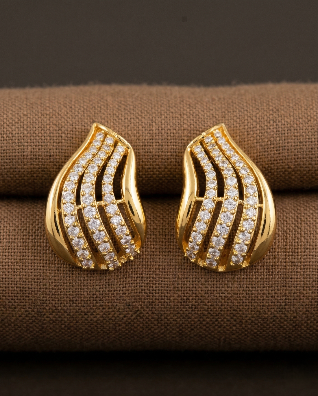 Premium Aurelia Wave Studs – Diamond Curve Earrings in Gold & Silver Finish