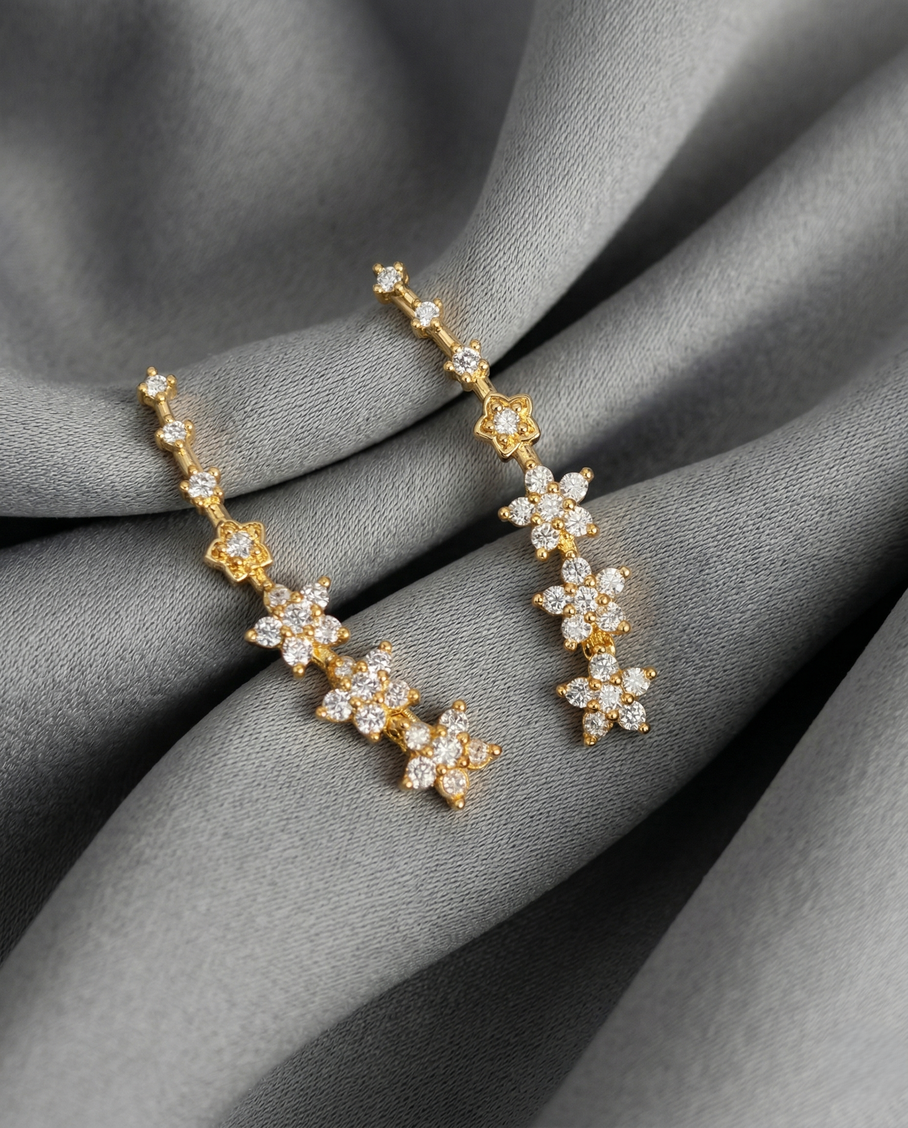 Premium Floral Star Ear Cuff – Gold Polish Diamond Statement Design