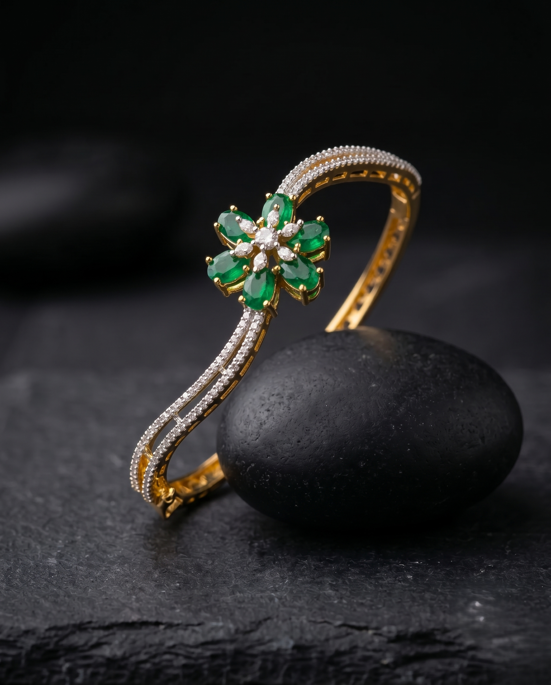 Vanika Blossom Spark AD Openable Bracelet
