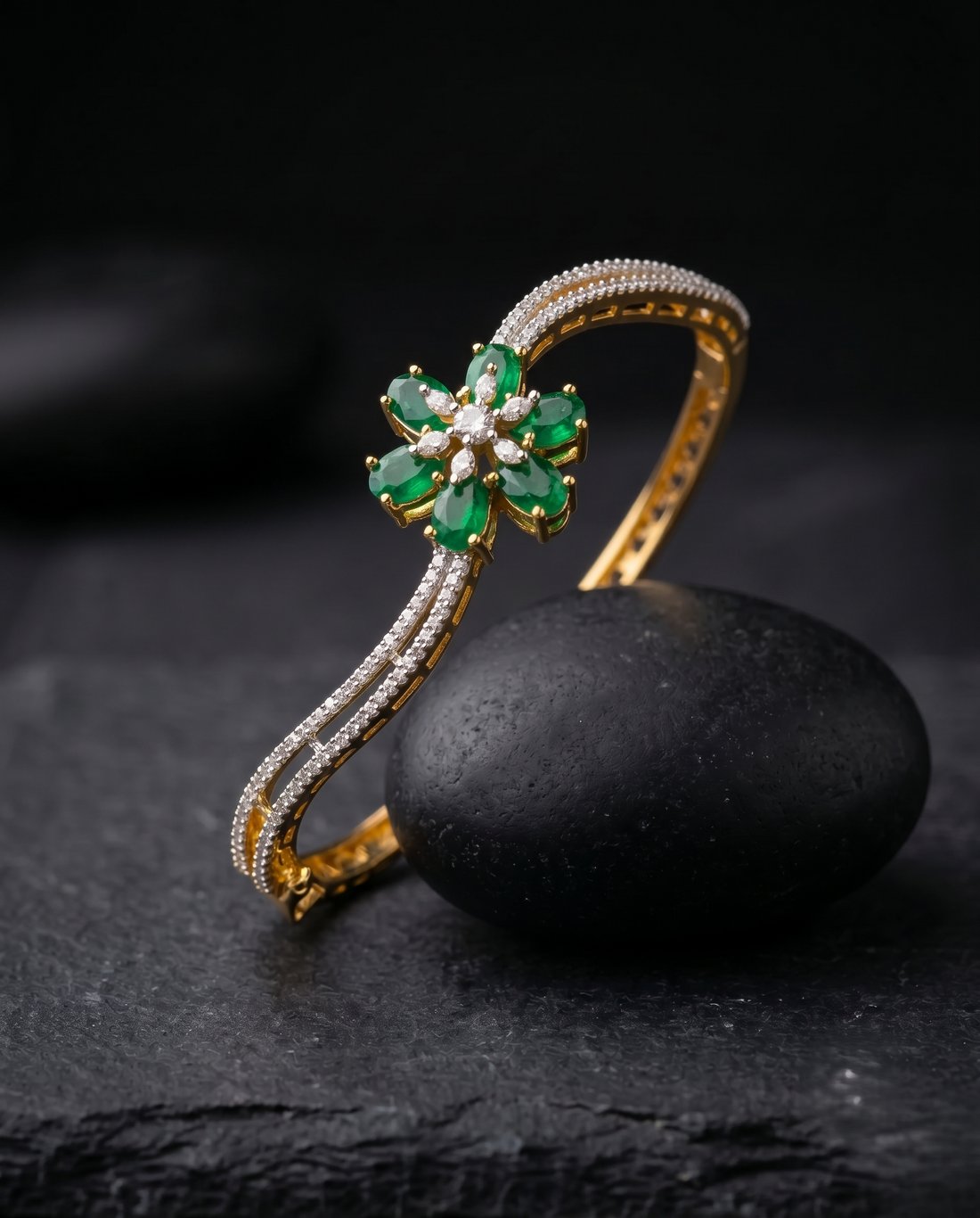 Vanika Blossom Spark AD Openable Bracelet