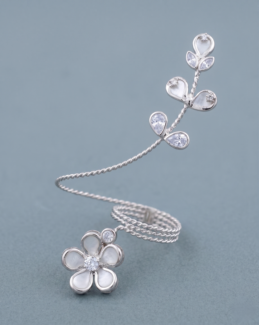 Premium Floral Chain Statement Ring – Gold & Silver Finish